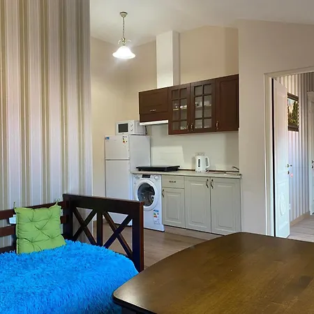 Yaroslava Osmomysla 9 Square - Center * إلفيف