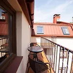 Yaroslava Osmomysla 9 Square - Center شقة *