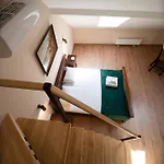 Yaroslava Osmomysla 9 Square - Center * إلفيف