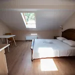 Yaroslava Osmomysla 9 Square - Center * إلفيف