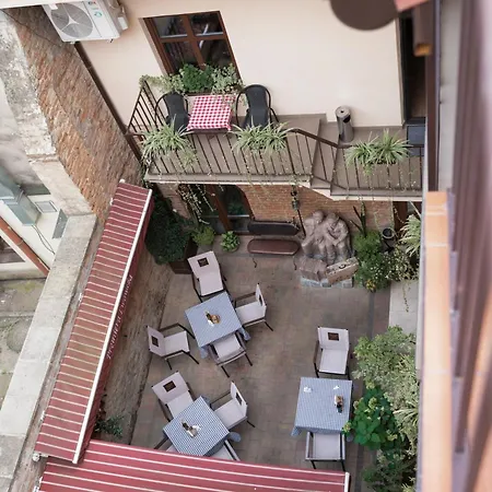 Apartment Yaroslava Osmomysla 9 Square - Center