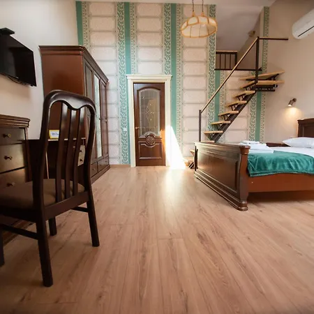 Daire Yaroslava Osmomysla 9 Square - Center Lviv