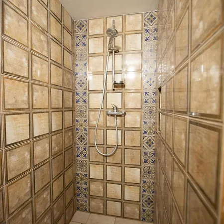 Yaroslava Osmomysla 9 Square - Center Daire Lviv