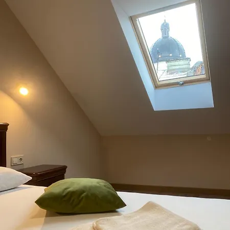 Yaroslava Osmomysla 9 Square - Center Lviv