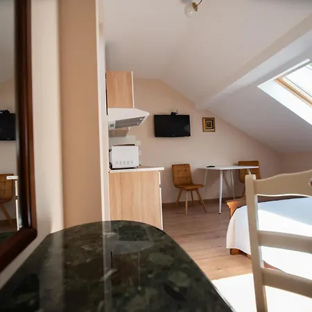 Yaroslava Osmomysla 9 Square - Center Apartman Lviv
