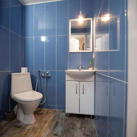 Yaroslava Osmomysla 9 Square - Center Apartment *