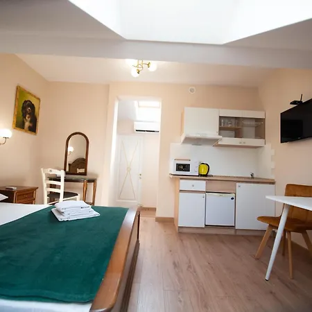 Apartman Yaroslava Osmomysla 9 Square - Center *