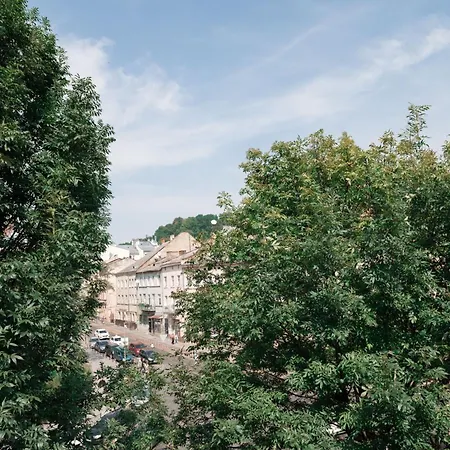 Yaroslava Osmomysla 9 Square - Center Apartman