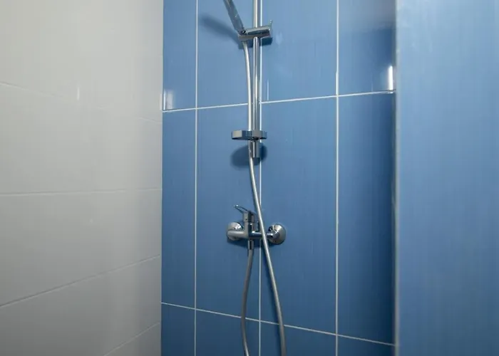 Yaroslava Osmomysla 9 Square - Center