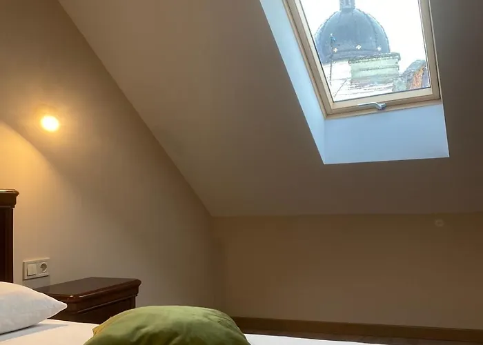 Yaroslava Osmomysla 9 Square - Center Львов