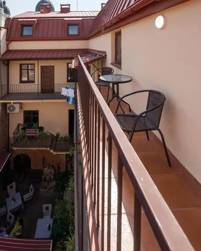 Yaroslava Osmomysla 9 Square - Center Apartamento Leópolis