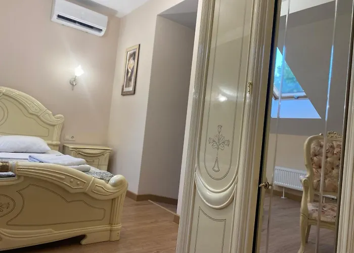 Apartment Yaroslava Osmomysla 9 Square - Center Lviv